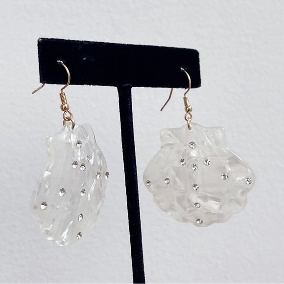 White Faux Shell CZ Dangle Earrings NWOT - Picture 9 of 11